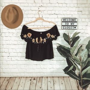 Xhilaration Floral Off The Shoulder Top